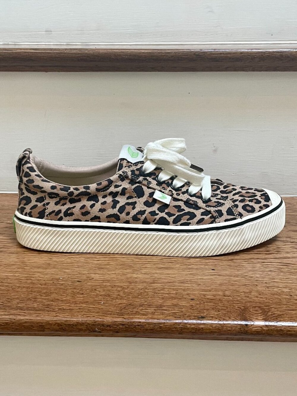 Cariuma OCA Low Leopard Print Canvas Sneakers, size 7.5